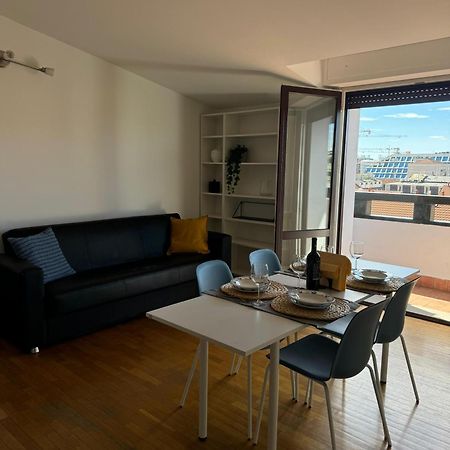 Appartamento Isola- Attico Con Balcone Milán Exterior foto