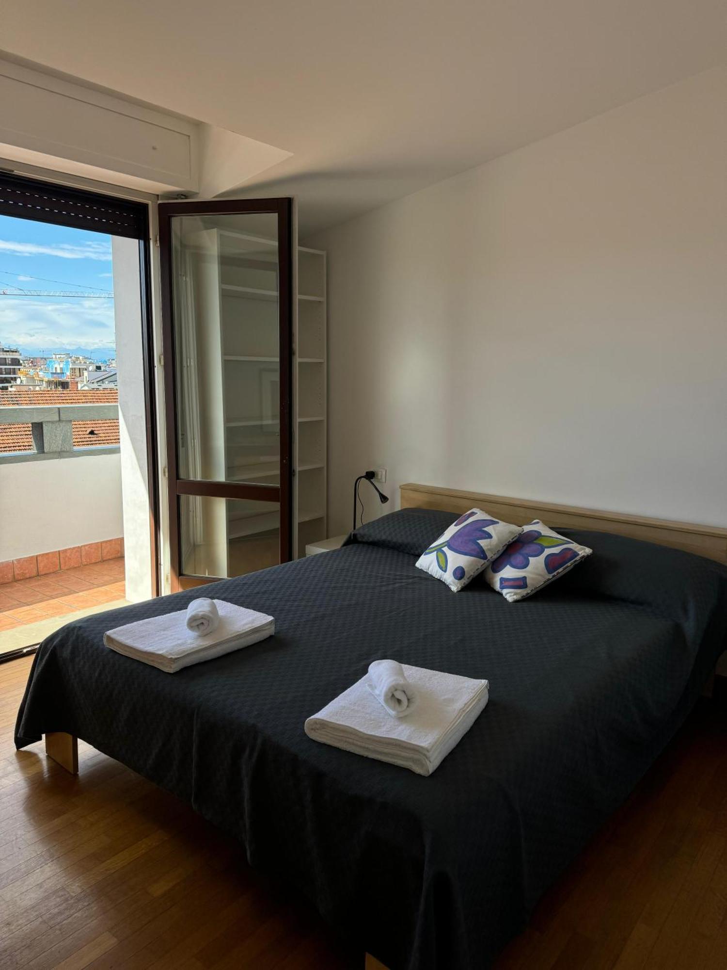 Appartamento Isola- Attico Con Balcone Milán Exterior foto