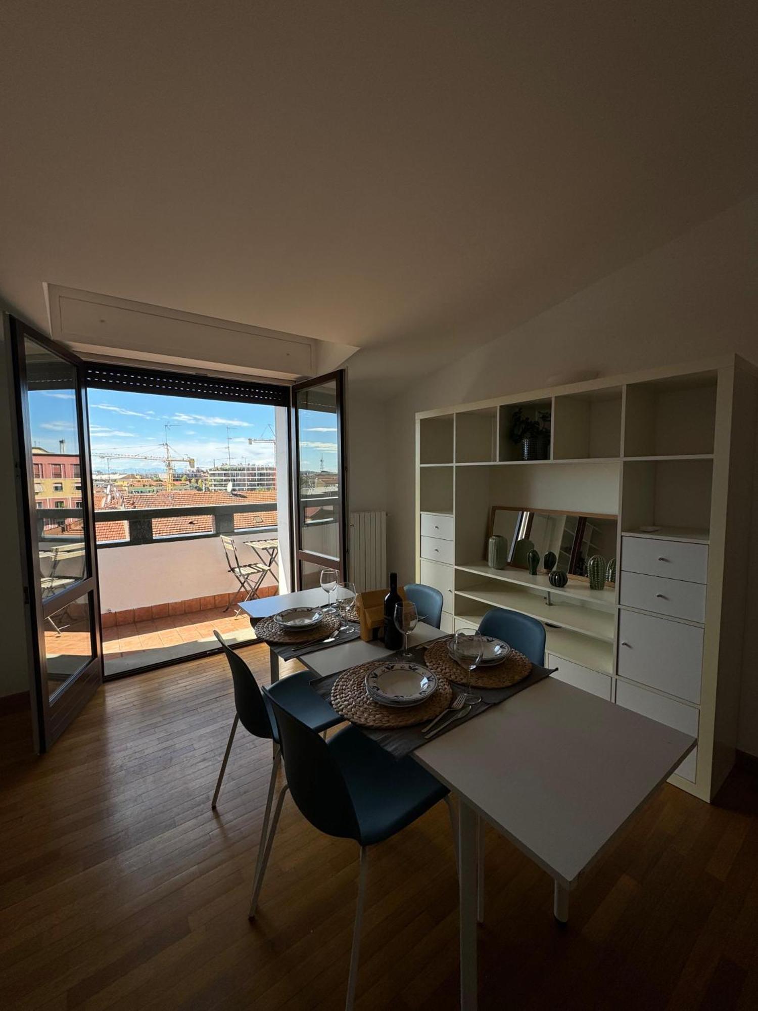 Appartamento Isola- Attico Con Balcone Milán Exterior foto